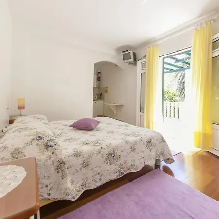 Apartment In With Terrace, Air Conditioning, Wifi, Washing Machine 3634-4 *