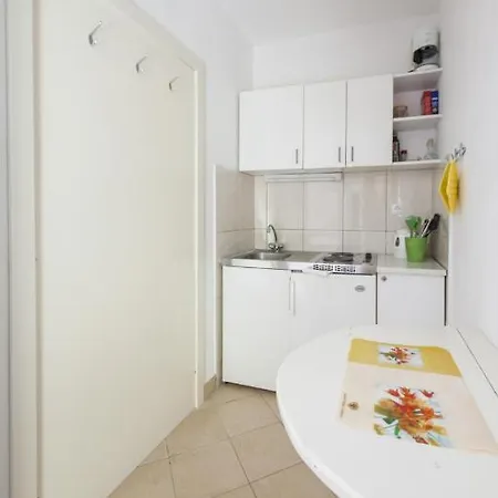 Apartment In With Terrace, Air Conditioning, Wifi, Washing Machine 3634-4 Bol
