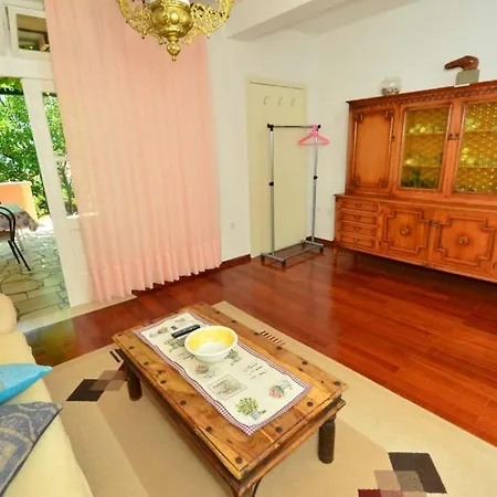 In With Terrace, Air Conditioning, Wifi, Washing Machine 3634-4 Apartment *